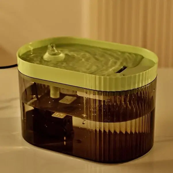 Automatic 2L Pet Fountain with filter, USB, low noise.