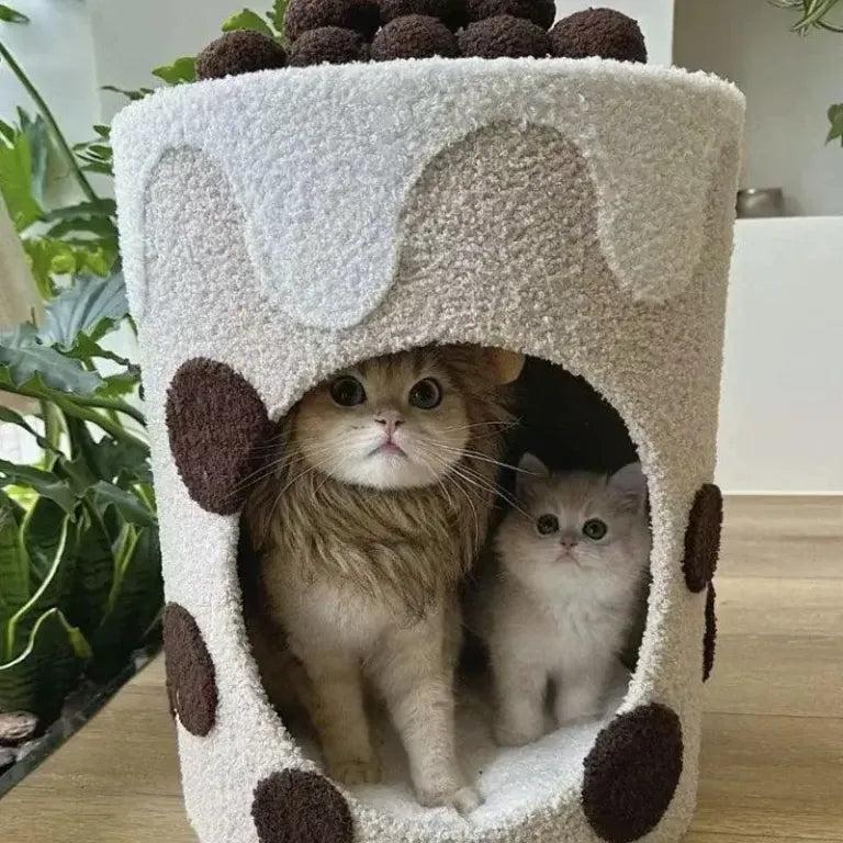 Cozy Cat Cave Condo – A Warm and Comfortable Winter Shelter for Your Feline Friend